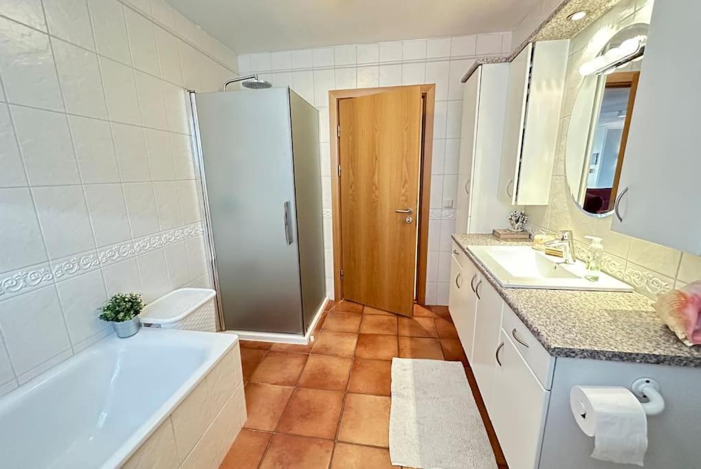 Spacious And Family Friendly Apartment In 雷克雅維克 外观 照片