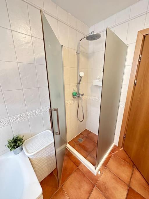 Spacious And Family Friendly Apartment In 雷克雅維克 外观 照片